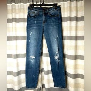 Judy Blue denim jeans distressed size 9/29 EUC stretch